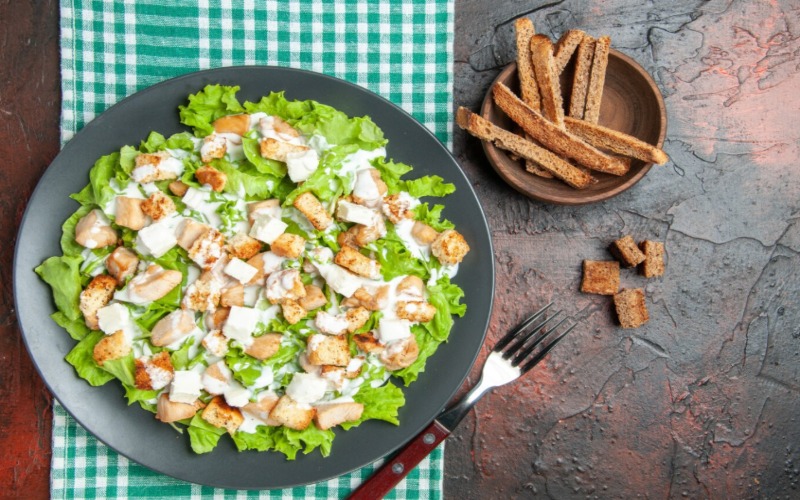 How to make a healthy Caesar salad at home with these simple steps