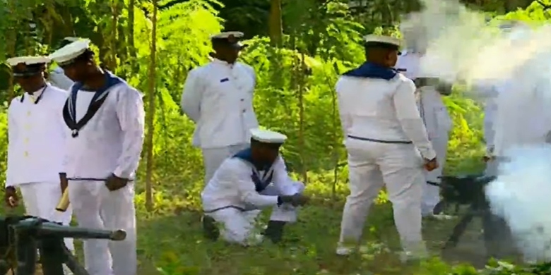Raila Odinga receives 17-gun salute as country bids farewell