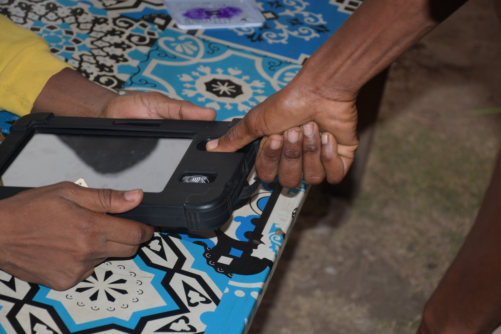 IEBC urges Ugunja residents to vote as early turnout remains low