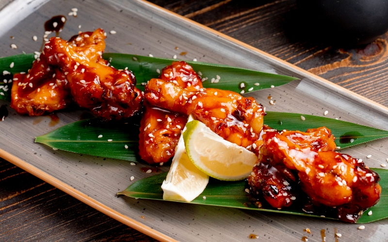 How to cook spicy finger-licking honey wings at home