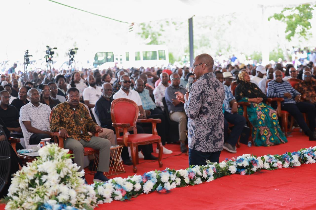 Speaker Kingi submits list of absentee landlord farms to Ruto for squatter resettlement