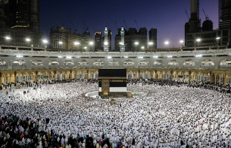 Saudi Arabia announces full ban on photography inside Holy mosques