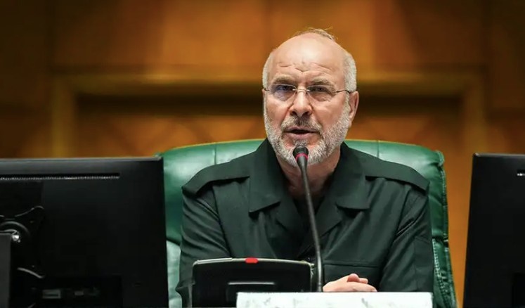 Iran says it is ready 'to teach a lesson' if attacked