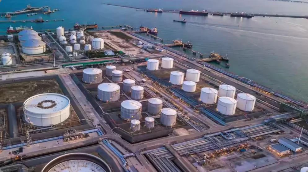 No crude oil export left Kuwait in April for first time since 1991, tanker tracker reports