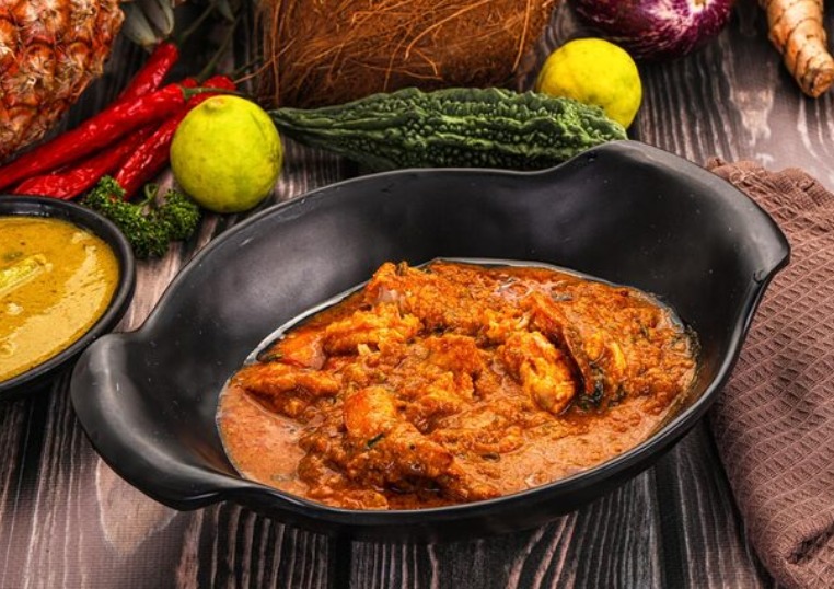 How to make tasty fish curry at home for friends and family
