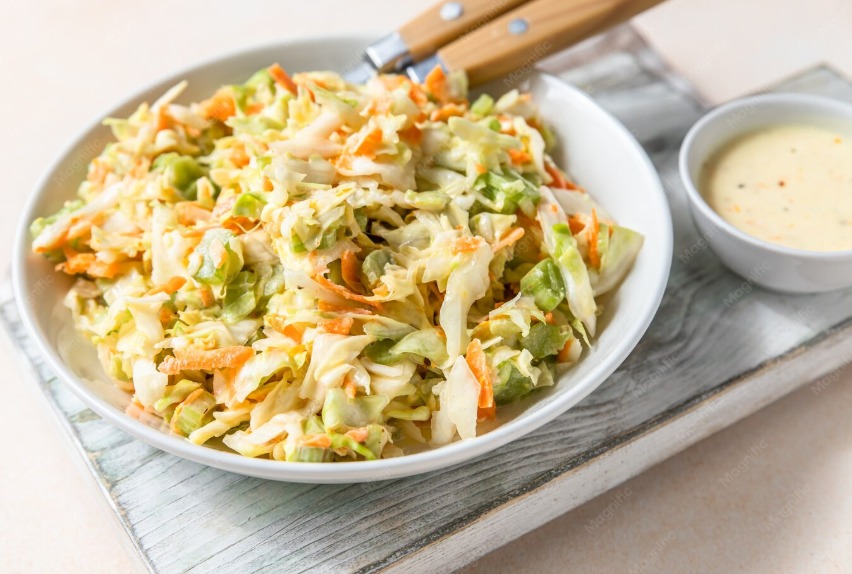 How to make healthy creamy cabbage and avocado salad (with a tangy twist)