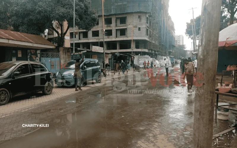 Eastleigh residents, traders decry overflowing sewer on Marimbi Street
