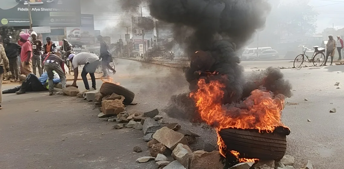 𝐄𝐚𝐬𝐭𝐥𝐞𝐢𝐠𝐡 𝐕𝐨𝐢𝐜𝐞 𝐚𝐭 𝐍𝐢𝐧𝐞 - Fuel price protests paralyse transport across the country