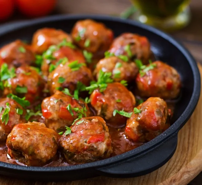 How to make spicy Italian meatballs for your guests