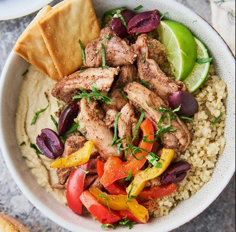 How to make healthy chicken shawarma hummus bowl with crispy quinoa