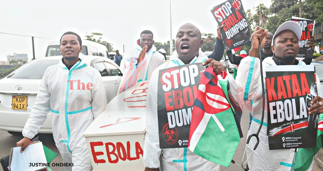 𝐄𝐚𝐬𝐭𝐥𝐞𝐢𝐠𝐡 𝐕𝐨𝐢𝐜𝐞 𝐚𝐭 𝐍𝐢𝐧𝐞 - Nanyuki paralysed as protesters clash with police over Ebola quarantine site