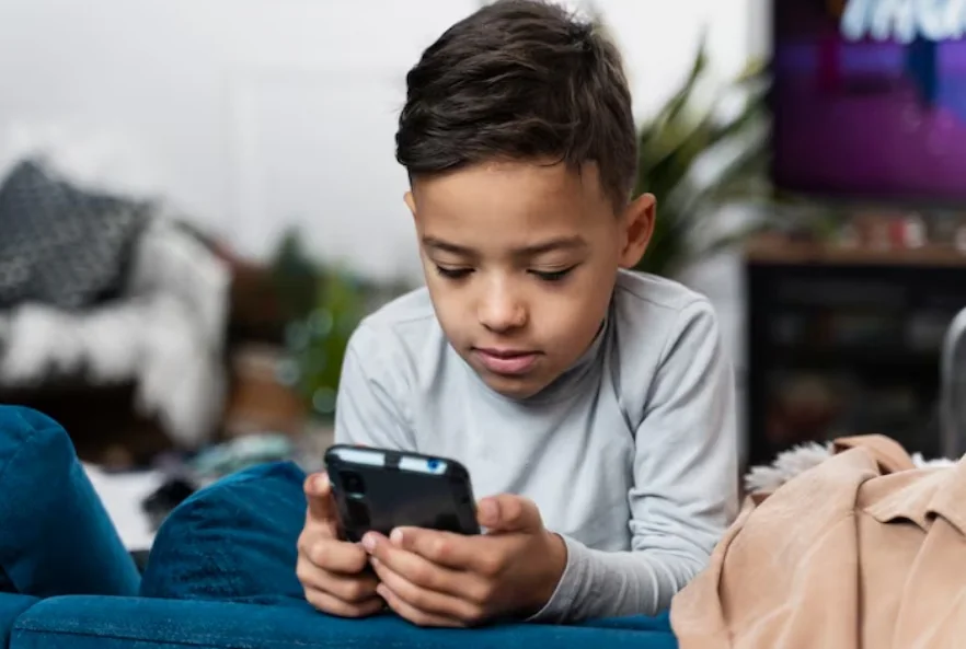 Canada moves to ban social media for users under 16 years
