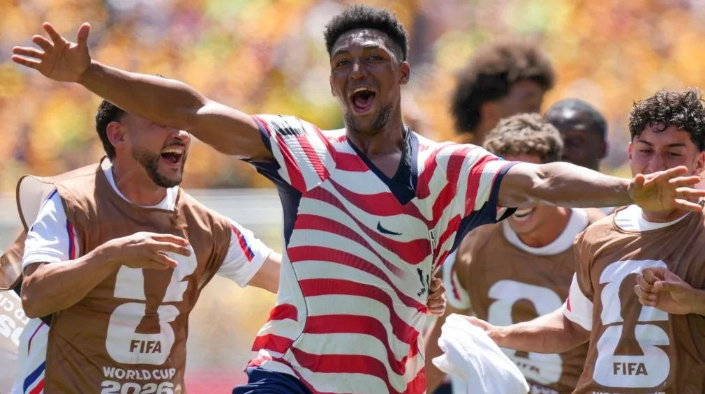 United States secures knockout-stage berth with 2-0 win over Australia
