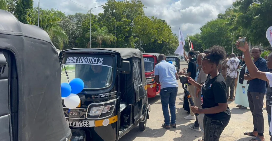 Mombasa youth get lifeline as charity organisation hands over tuk-tuks to jobless graduates