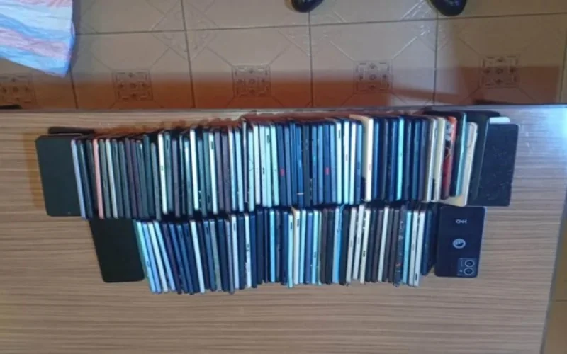 DCI busts Kasarani mobile phone theft syndicate, recovers 200 devices