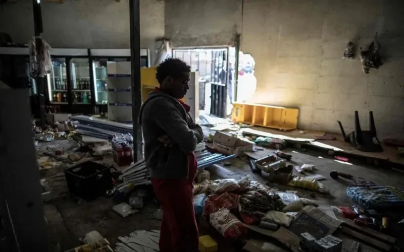 Ethiopian refugee confronts protesters in South Africa as xenophobic tensions deepen
